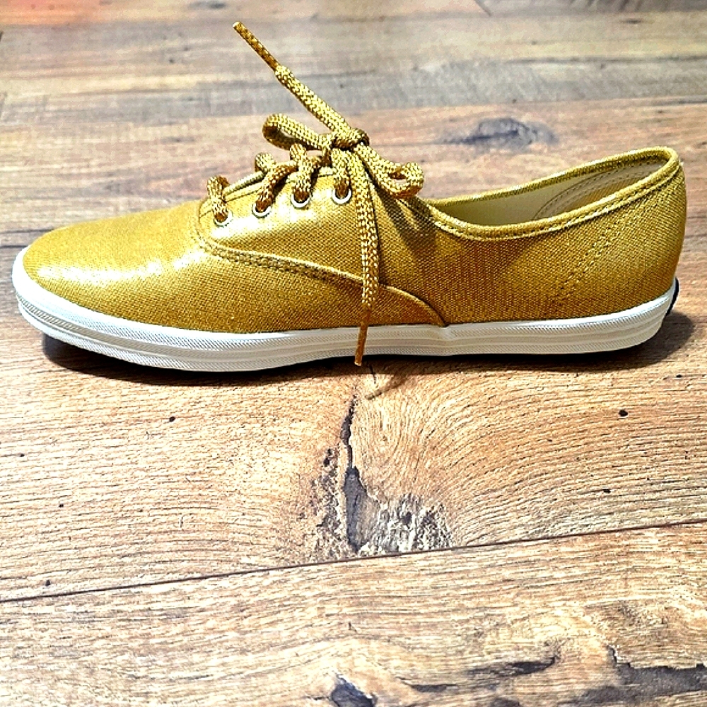 Keds Gold Sneakers Classic Lace-Up Design - Picture 2 of 7
